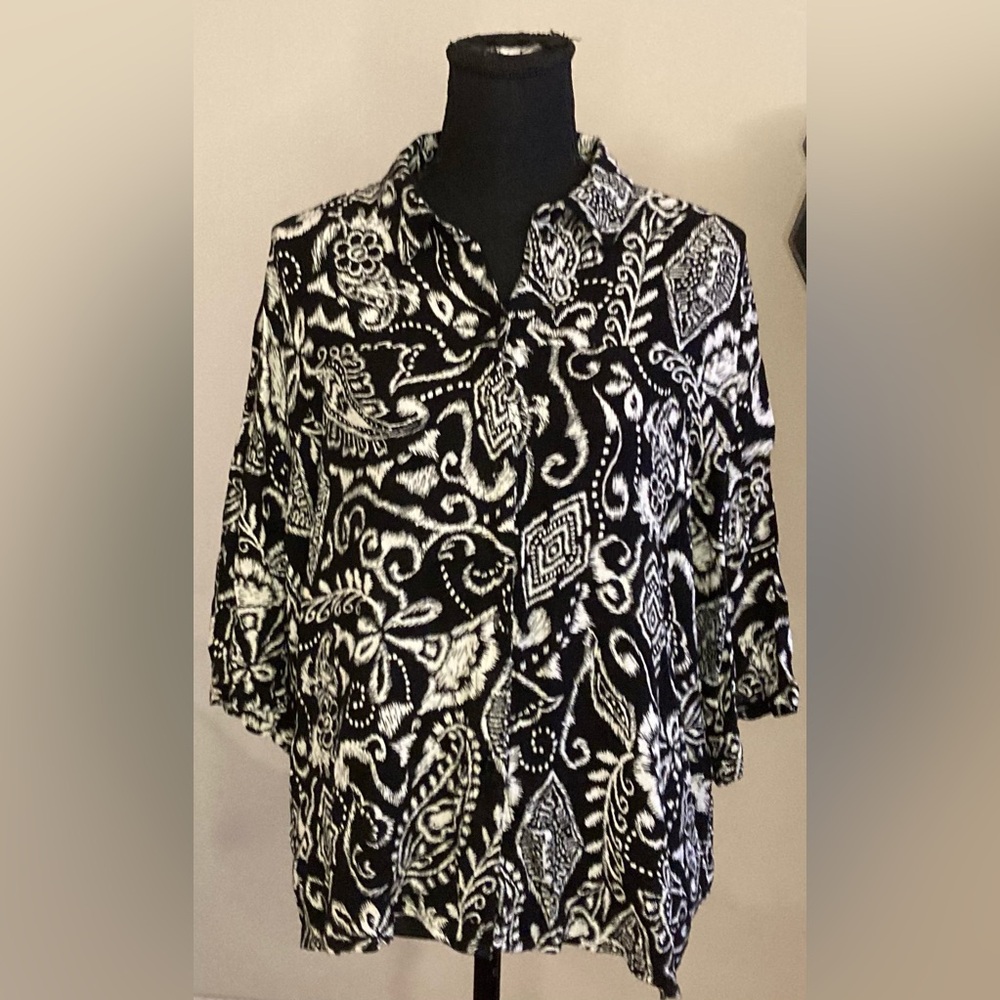 Lefties- Black and white‎ short sleeve button-down Size XL